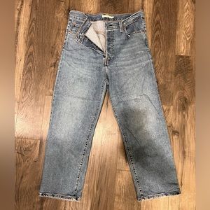 Women’s High Rise Levi Jeans